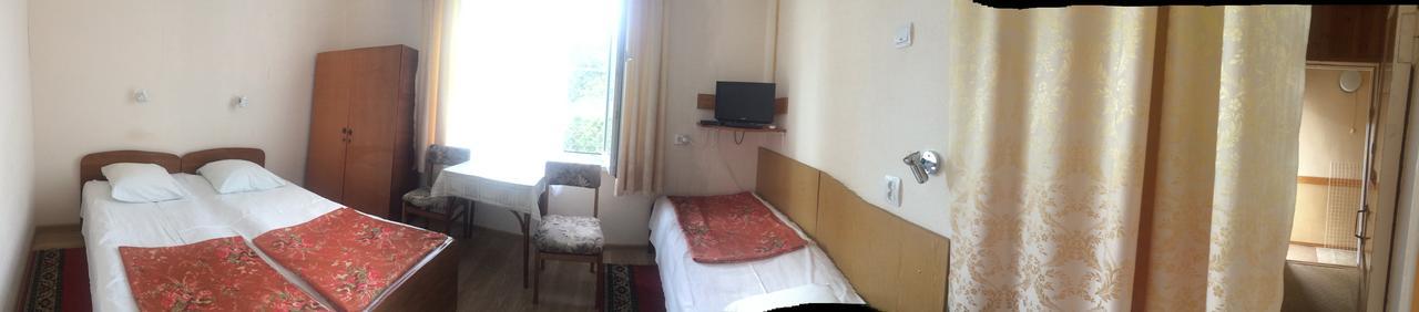 Частный Дом У Моря Gagra Exterior foto